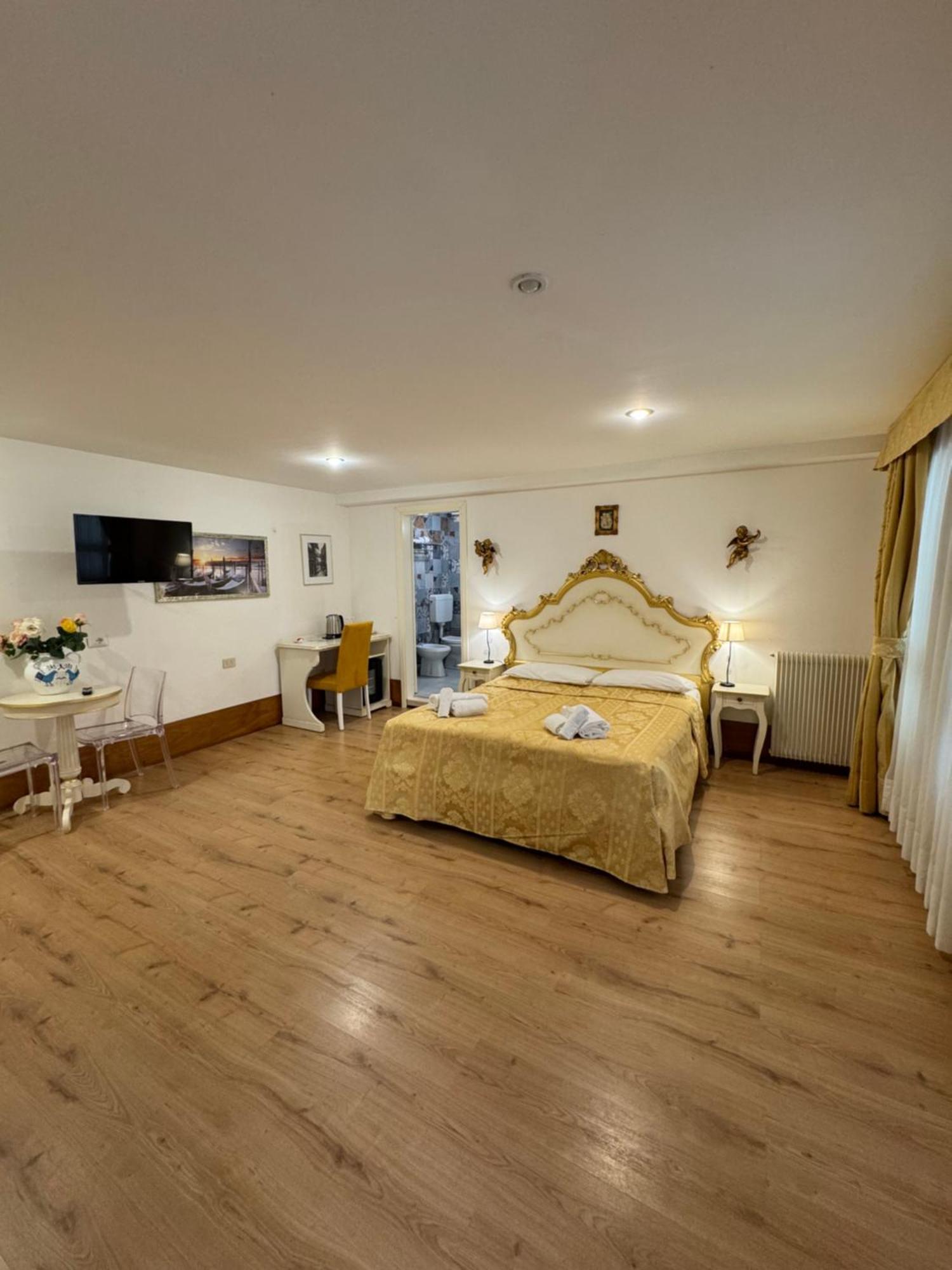 Ca' De Le Capuzine Guest house *