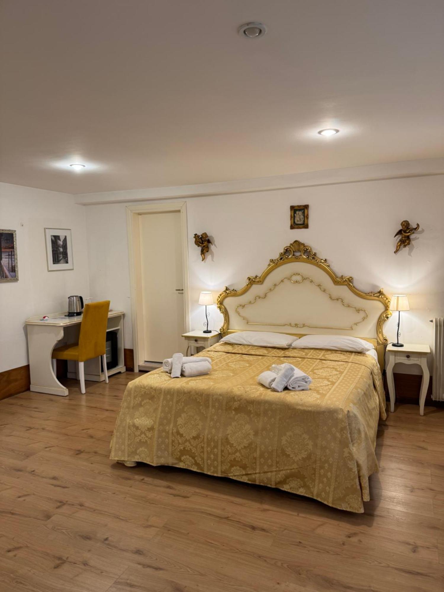 Ca' De Le Capuzine Guest house Venice
