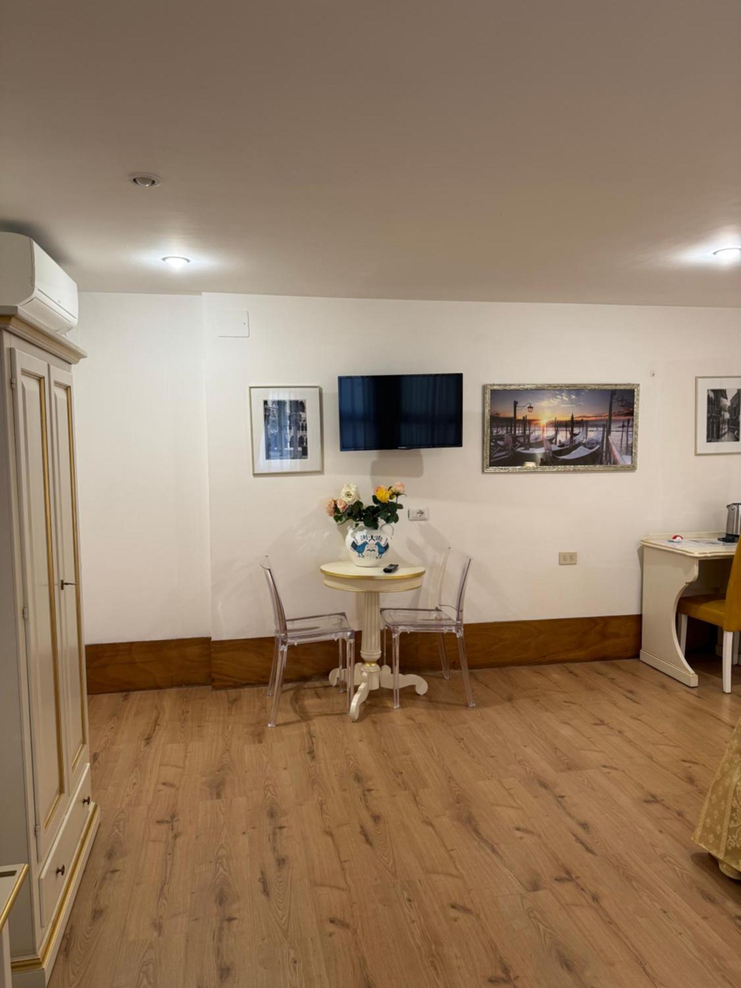 Ca' De Le Capuzine Guest house